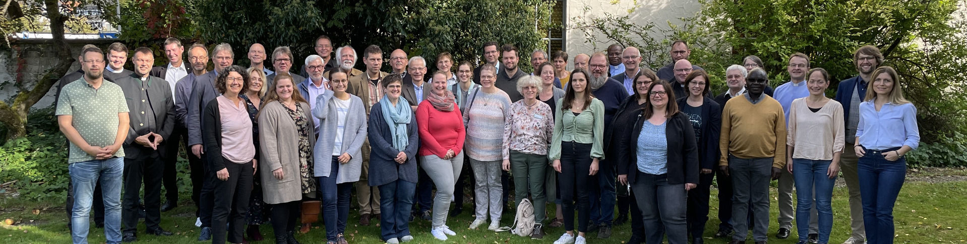 Gruppenfoto der Ev. Pfarrkonferenz zusammen mit der Dekanatskonferenz des Kath. Dekanats Kinzigtal  - Bildquelle: Oliver Henkel